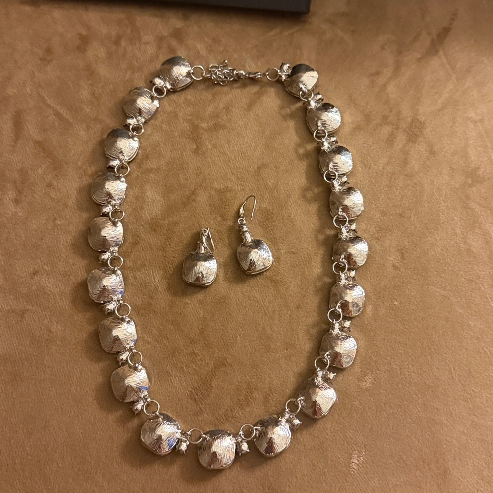 New Sabika Like Charcoal Grey and Clear Swarovski Crystal Jewelry Set - Picture 4 of 4